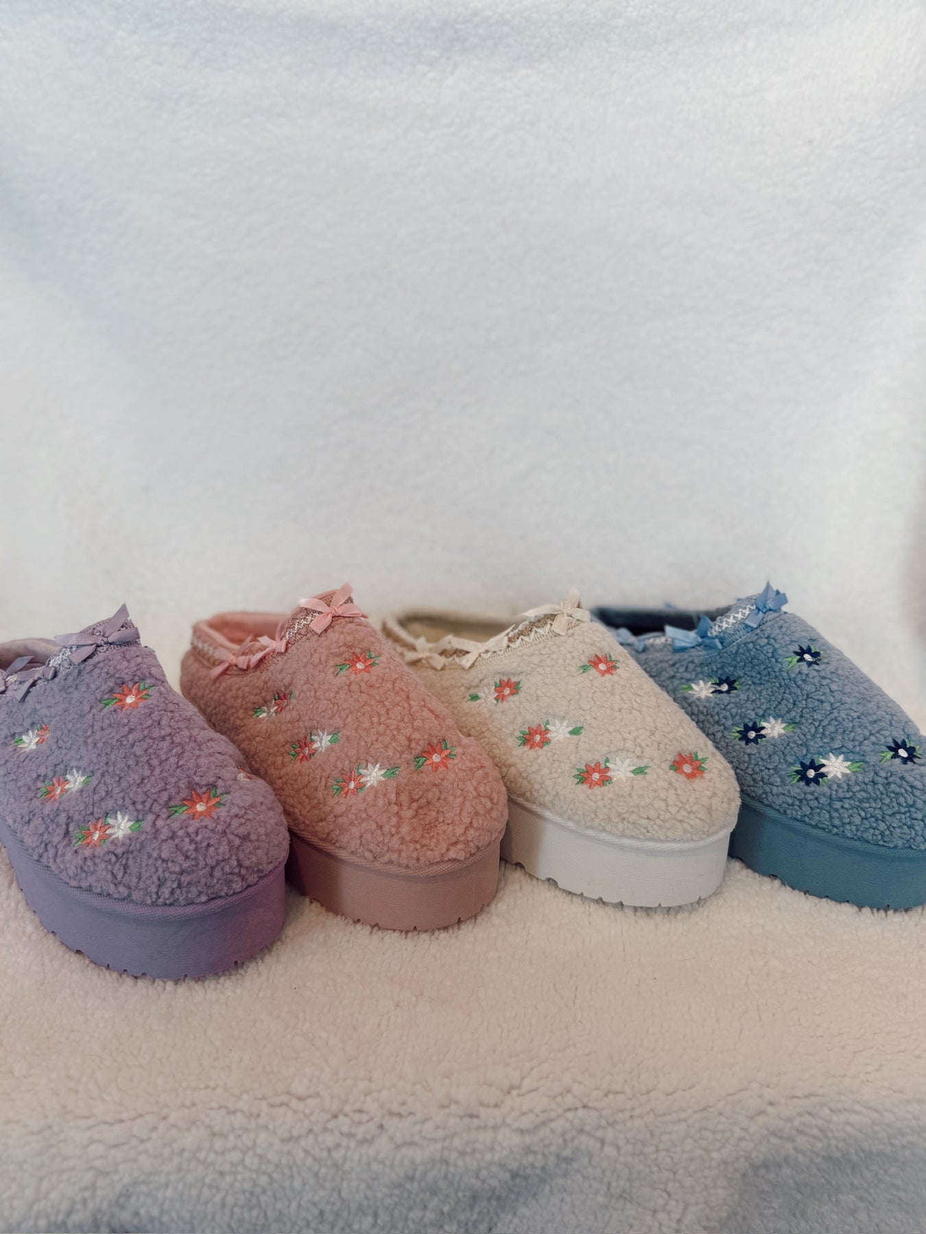 Short 'N Sweet Platform Sherpa Slides- Lavender