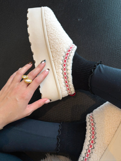 Ruffle Ankle Socks- Black