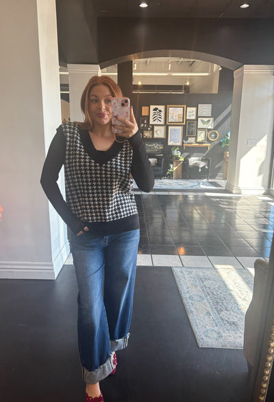 Houndstooth Sleeveless Sweater