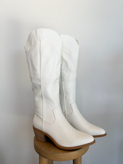 Nashville Night Out White Cowgirl Boots